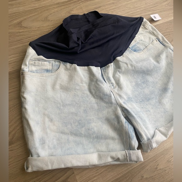 Maternity Shorts - Picture 9 of 15